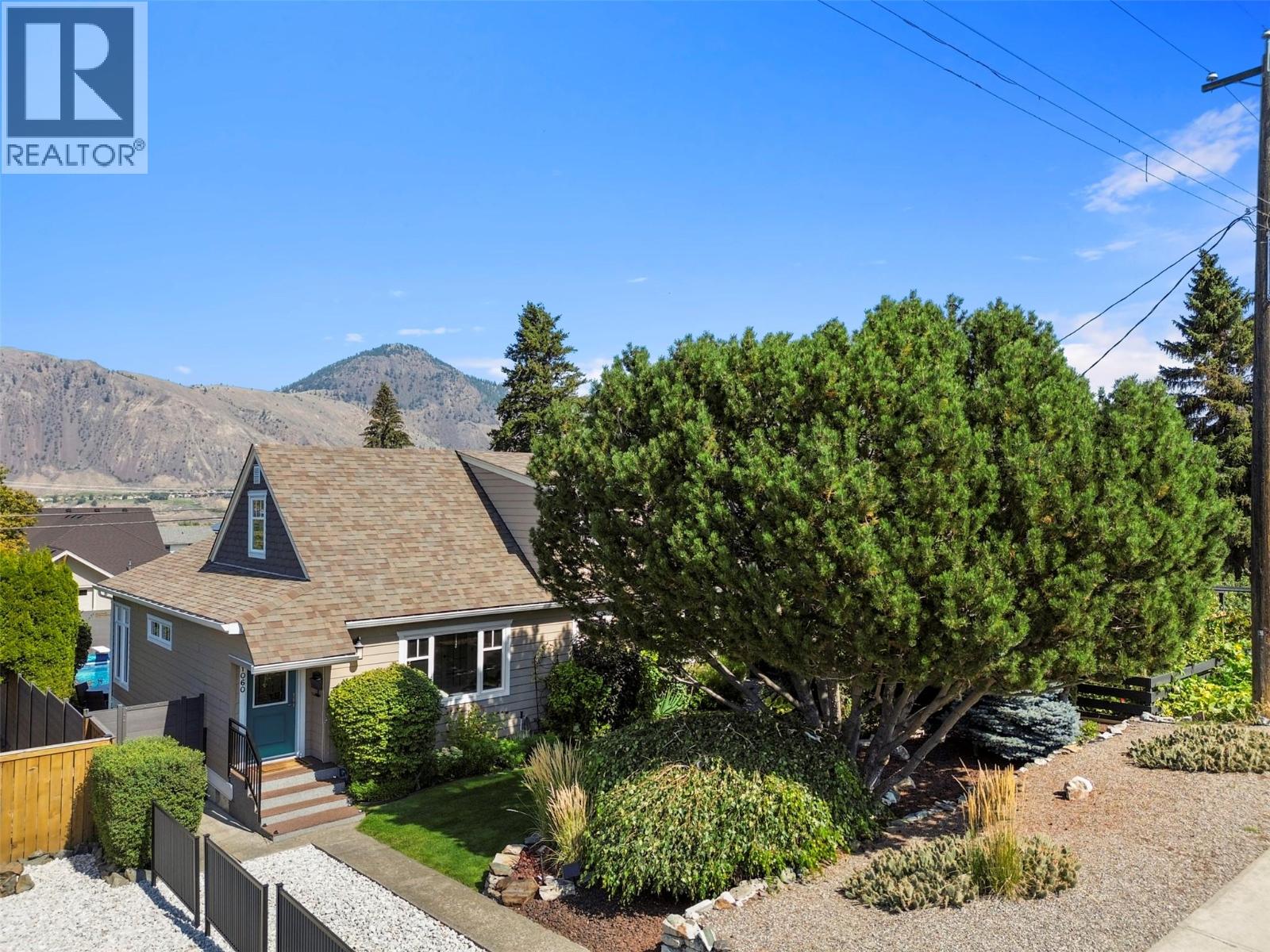 MLS® listing #29687935 for sale located at 1060 Pleasant Street