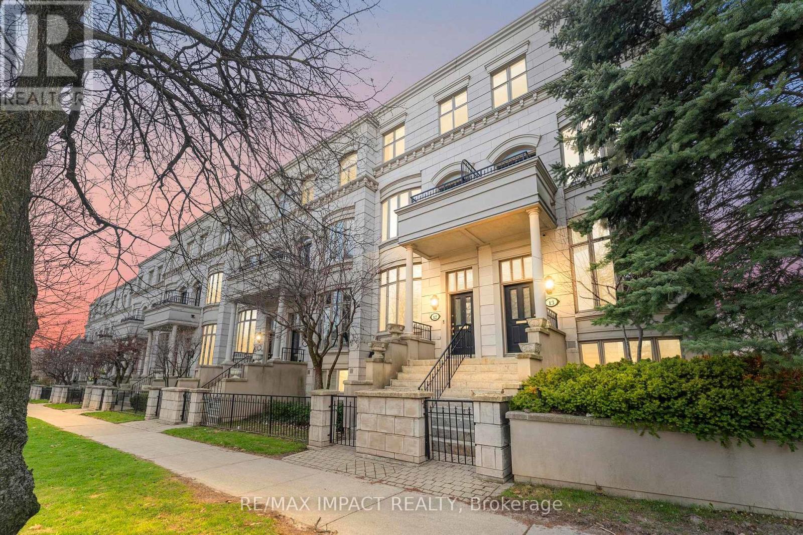 MLS® listing #29687943 for sale located at 13 - 260 RUSSELL HILL ROAD