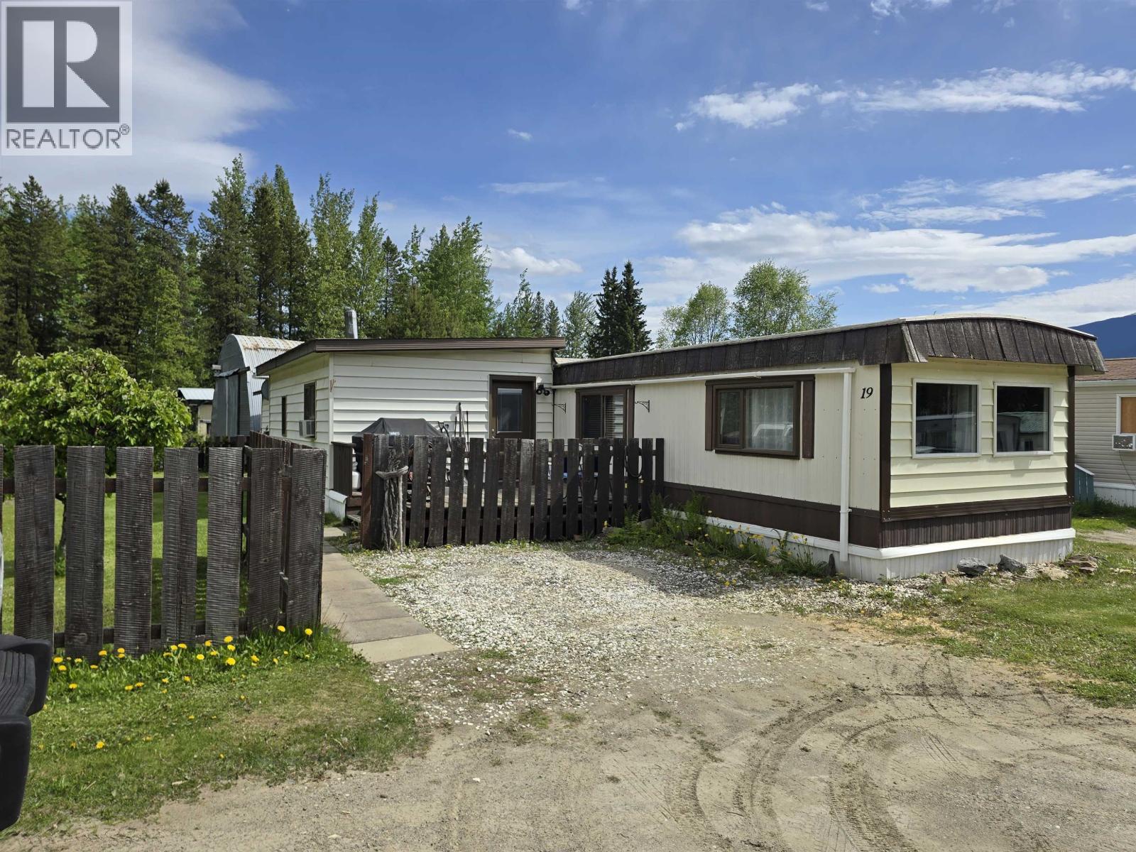 MLS® listing #29688358 for sale located at 19 95 MOUNTAIN VIEW ROAD