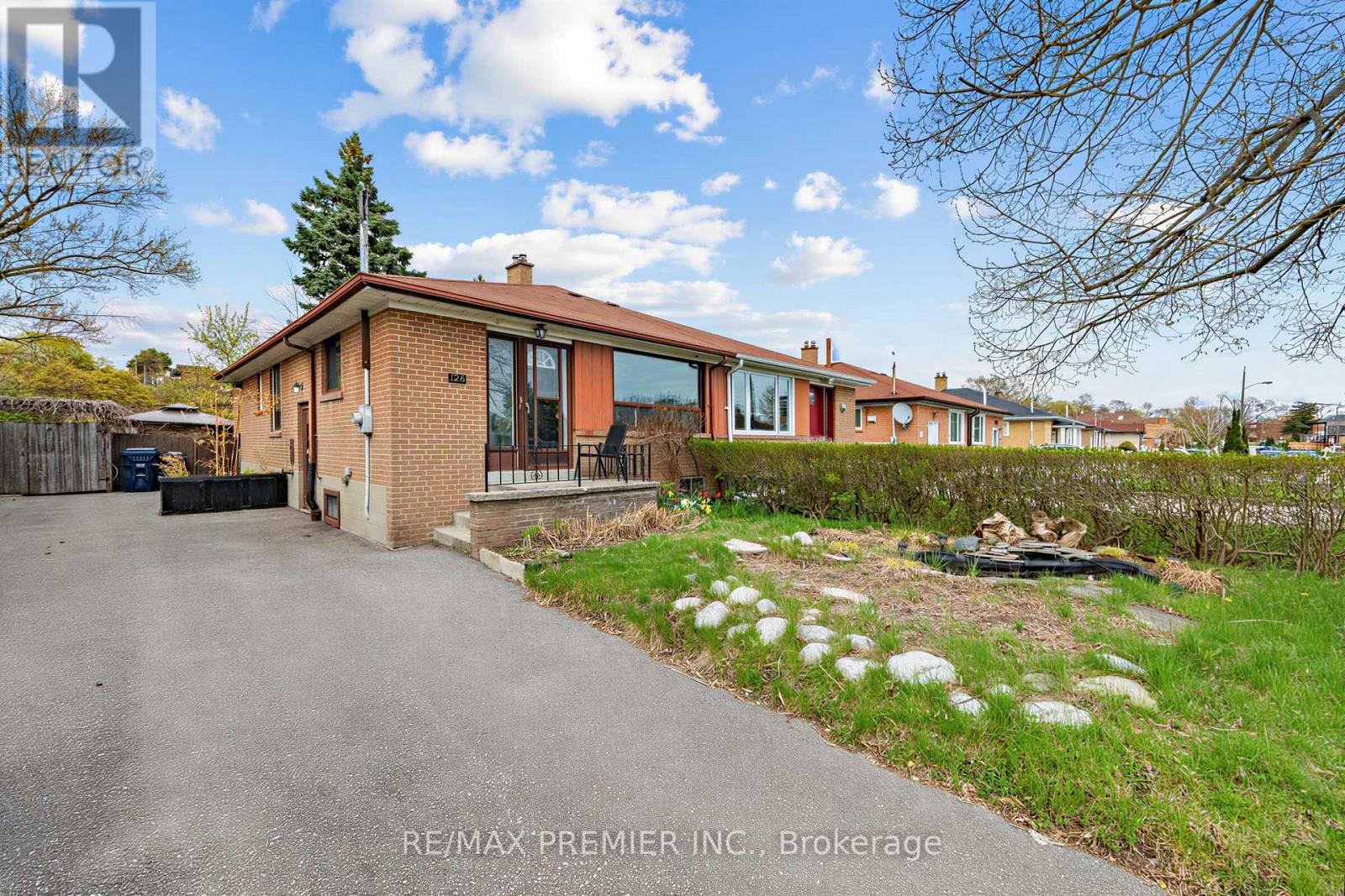 MLS® listing #29690652 for sale located at 126 LANGDEN AVENUE