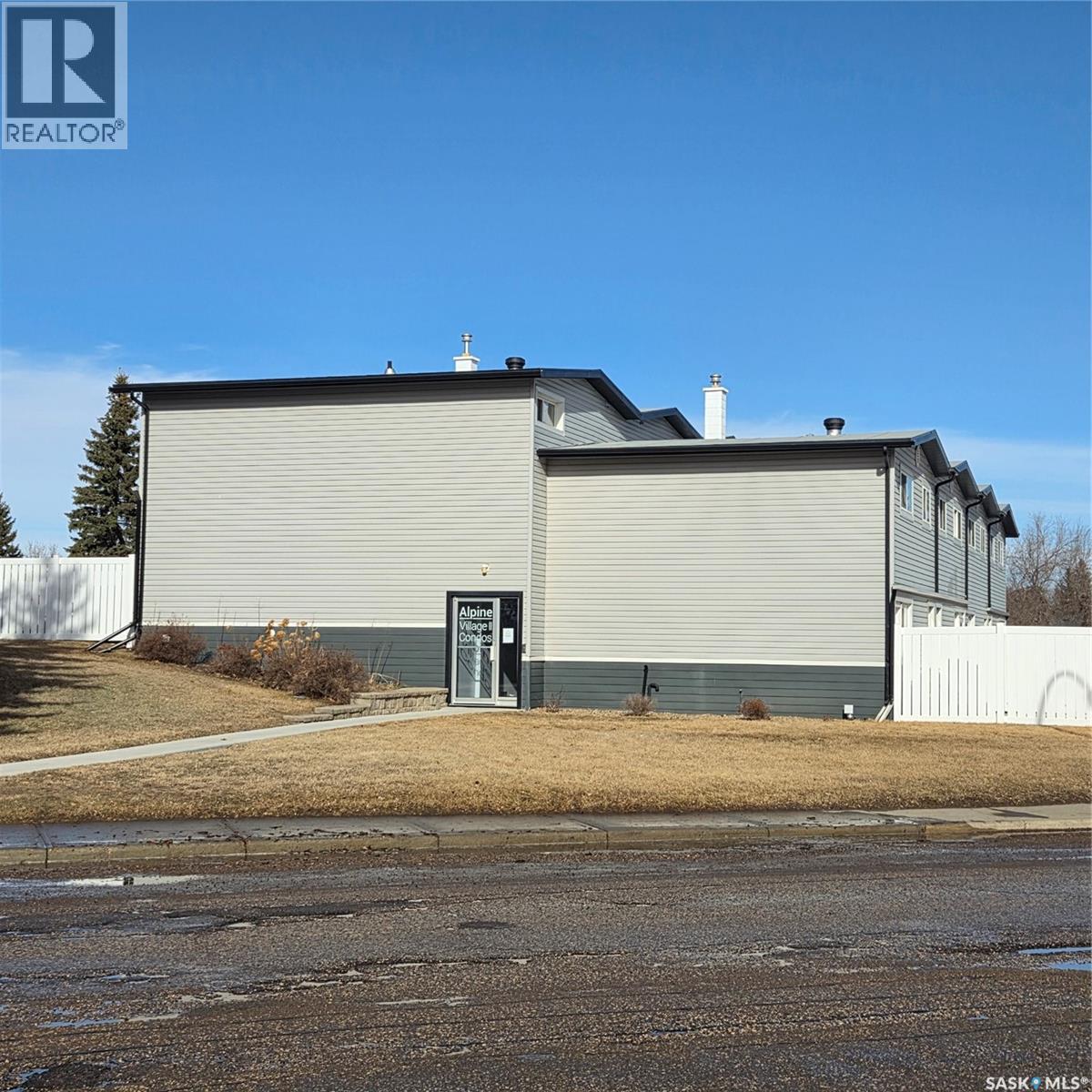 MLS® listing #29690842 for sale located at 17 1292 Gordon ROAD