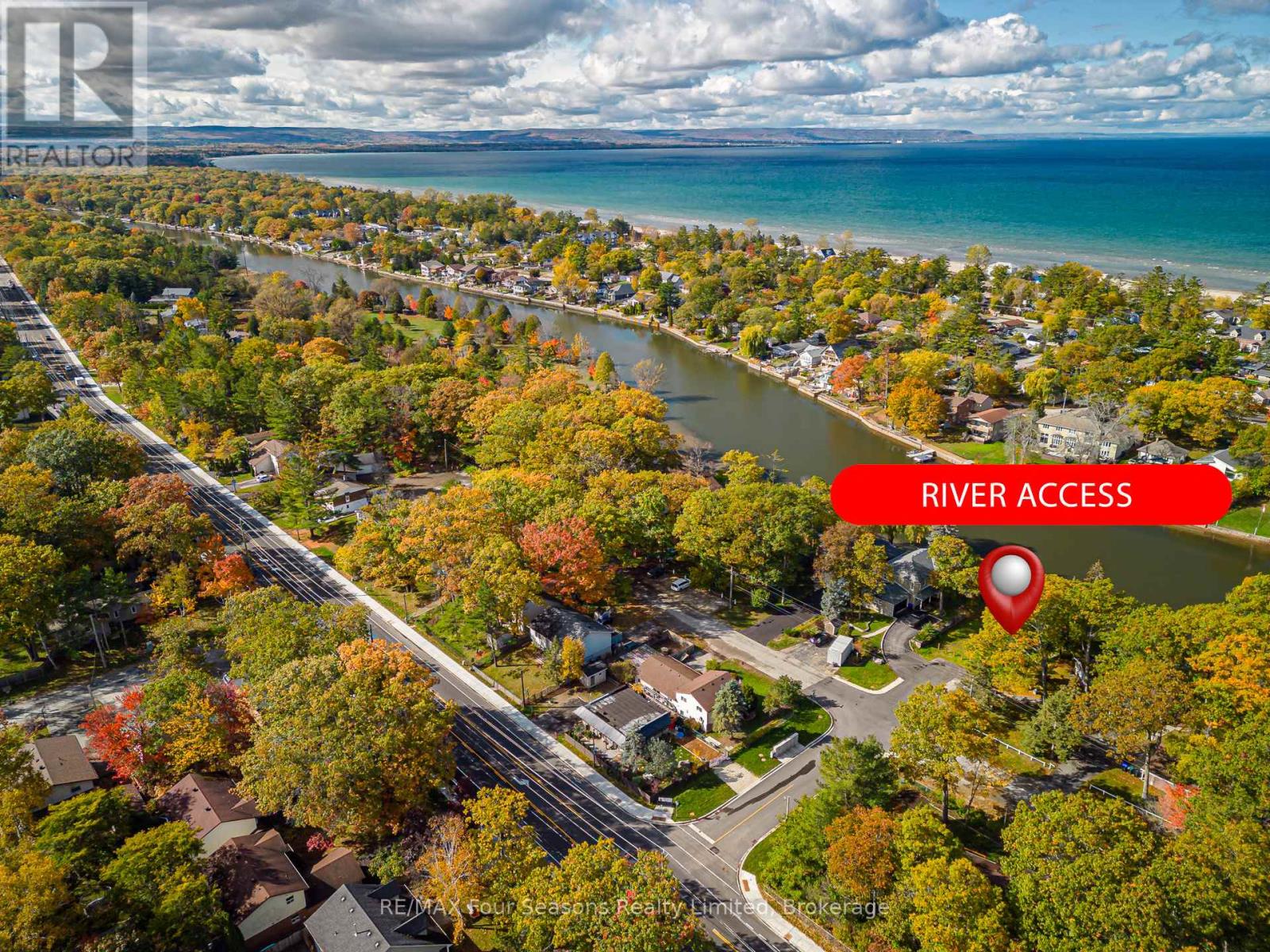 MLS® listing #29690847 for sale located at 24 INDIANOLA CRESCENT
