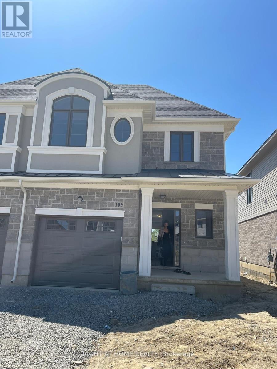 MLS® listing #29692115 for sale located at 109 AQUASANTA CRESCENT