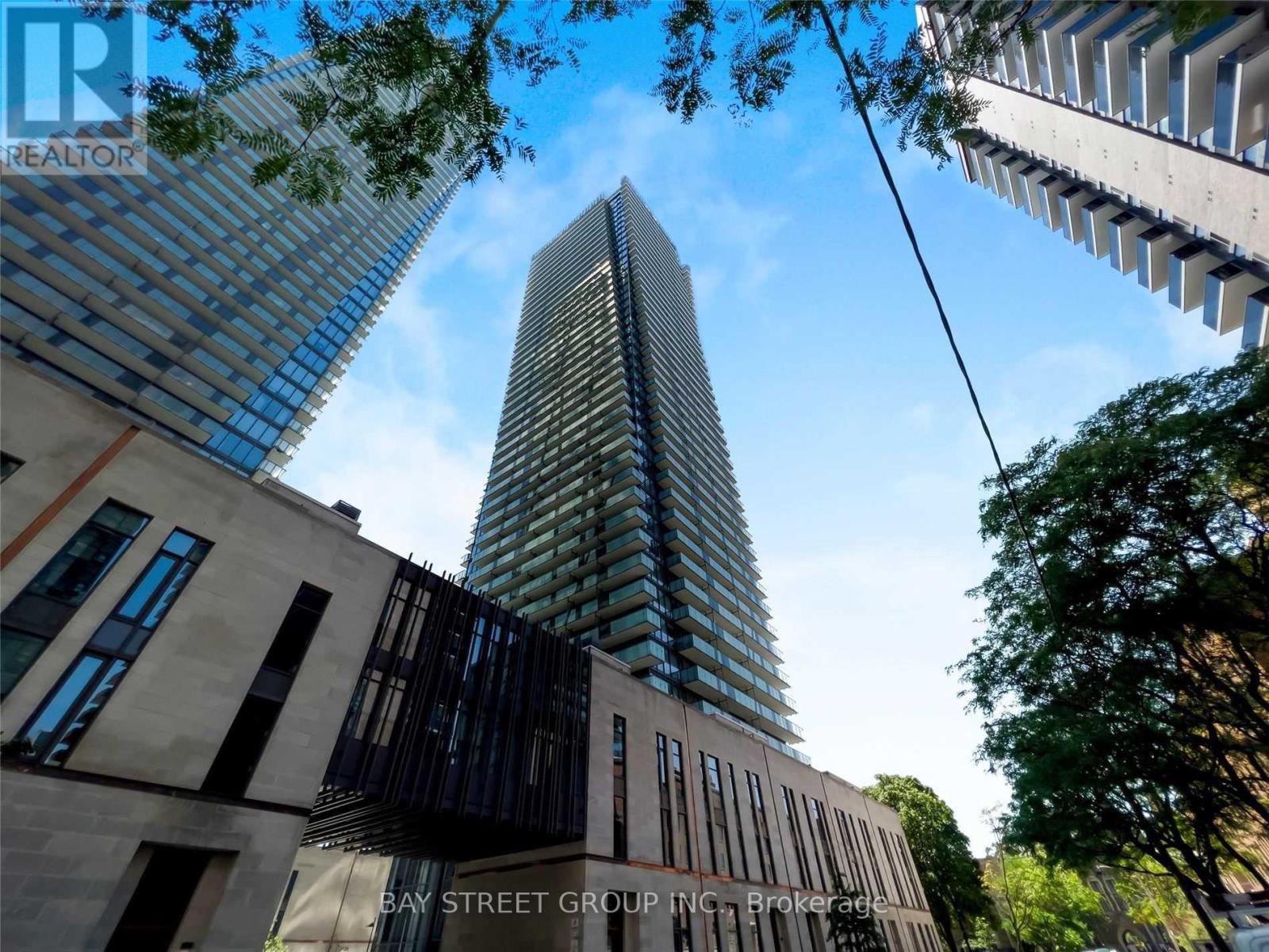 MLS® listing #29692118 for sale located at 2910 - 65 ST MARY STREET