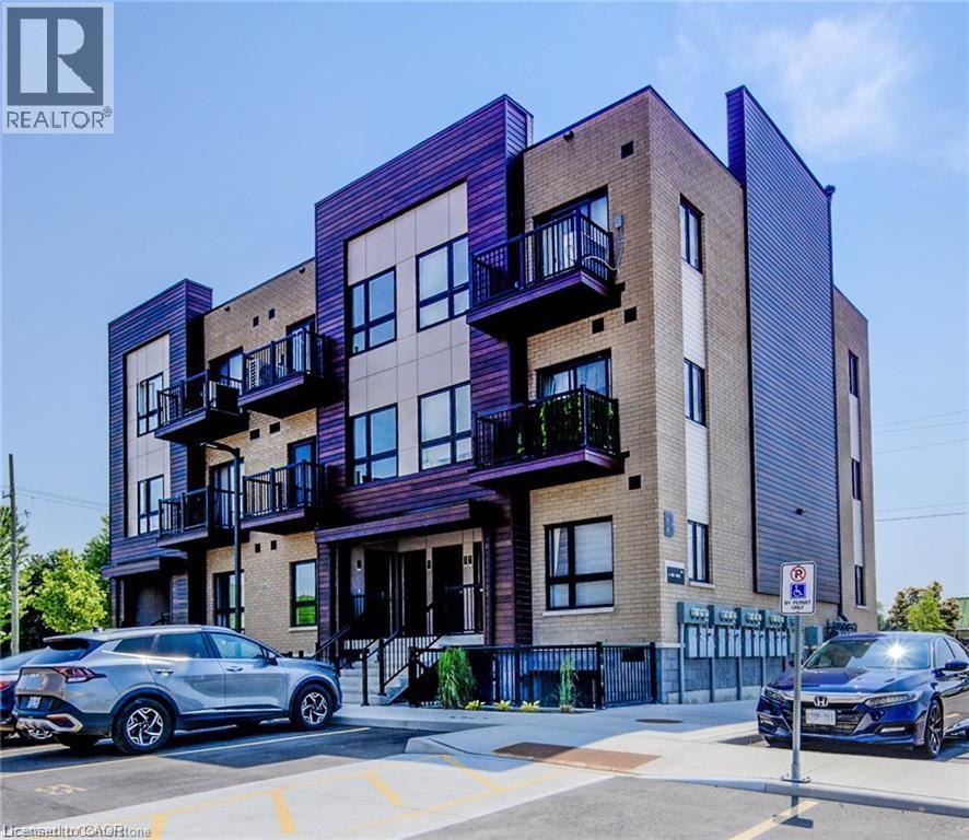 MLS® listing #29692143 for sale located at 10 PALACE Street Unit# B10