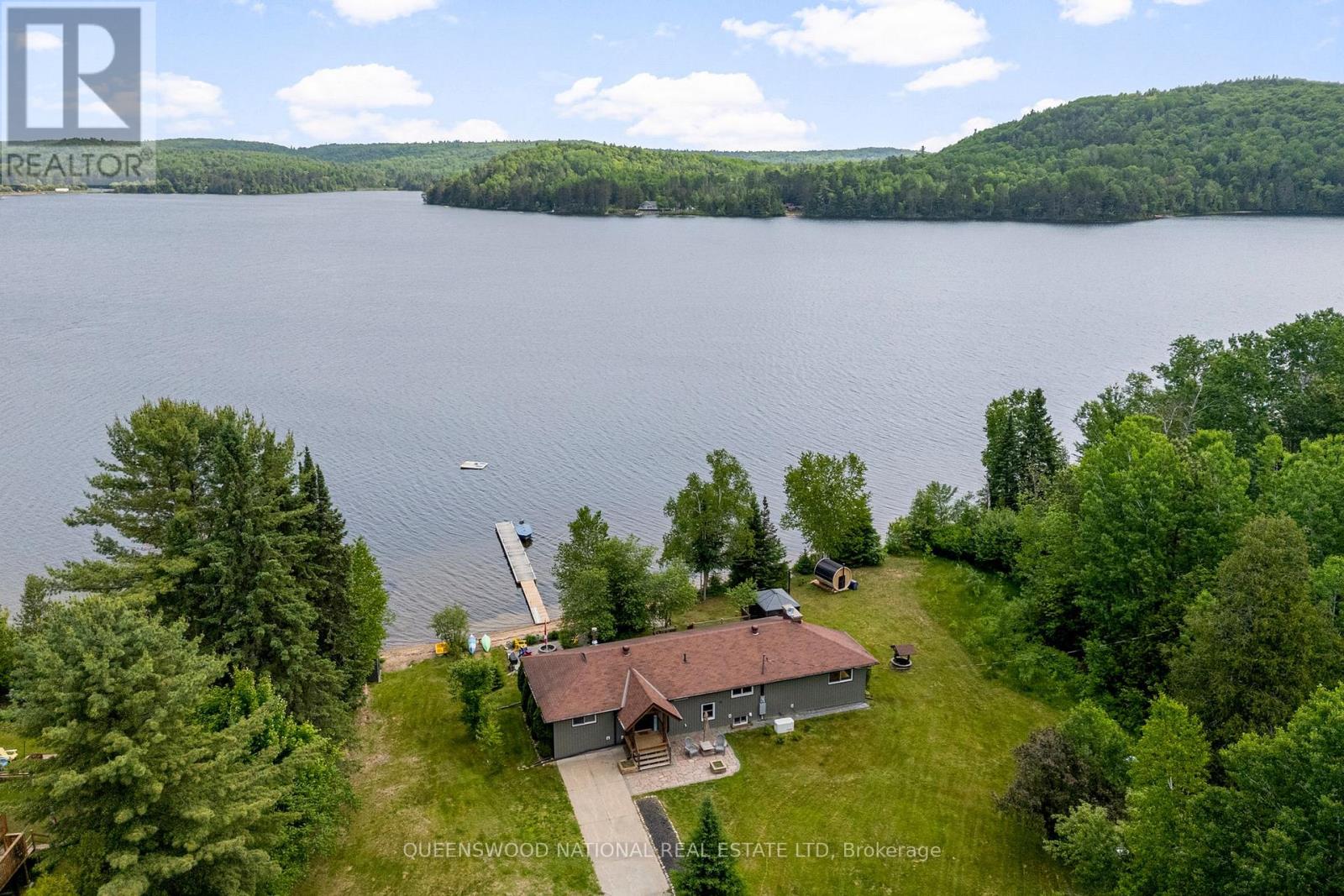 MLS® listing #29692153 for sale located at 272 WILTOM DRIVE