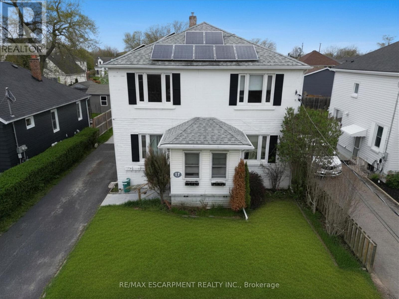 MLS® listing #29692225 for sale located at 2 - 17 LYONS AVENUE