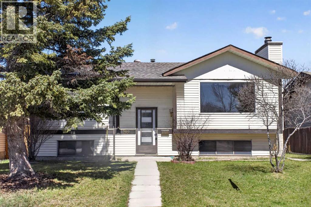 MLS® listing #29692281 for sale located at 900 Abbeydale Drive NE