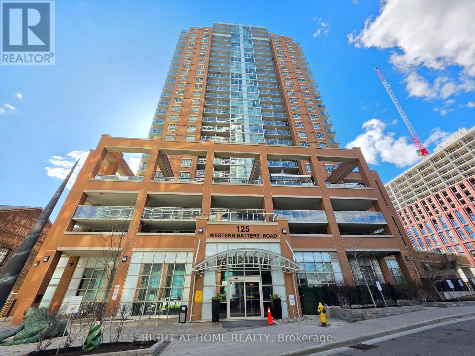 MLS® listing #29692332 for sale located at 1711 - 125 WESTERN BATTERY ROAD