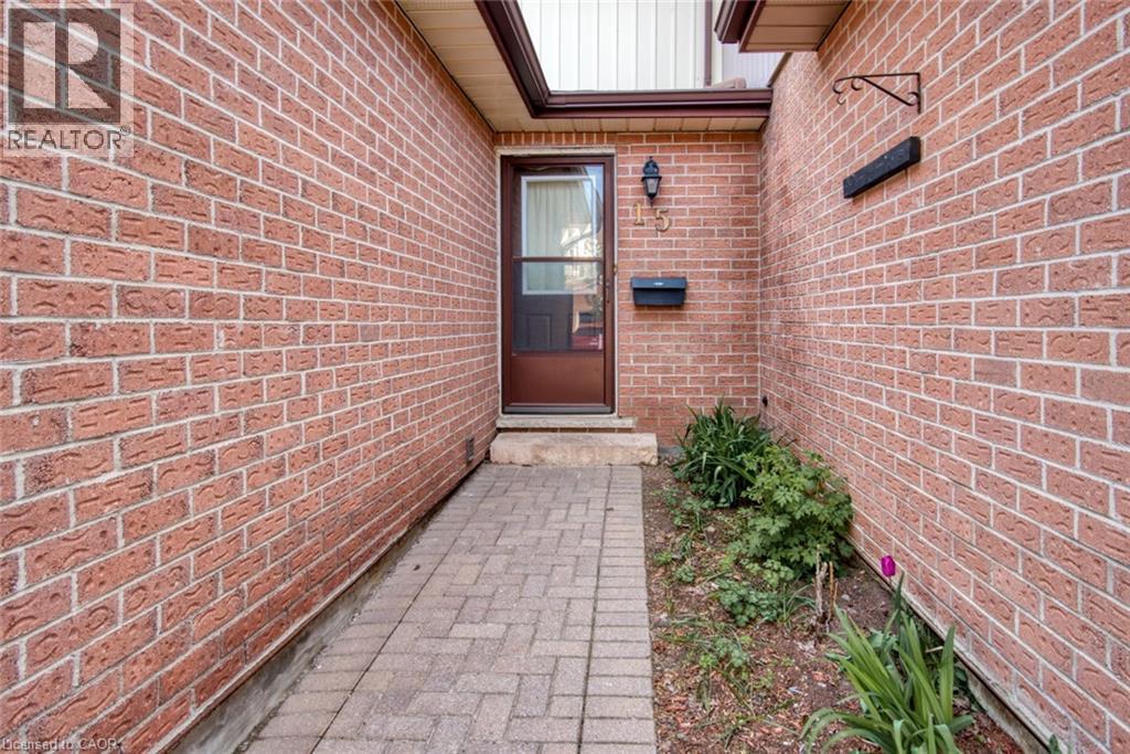 MLS® listing #29692805 for sale located at 25 VALLEYVIEW Road Unit# 15