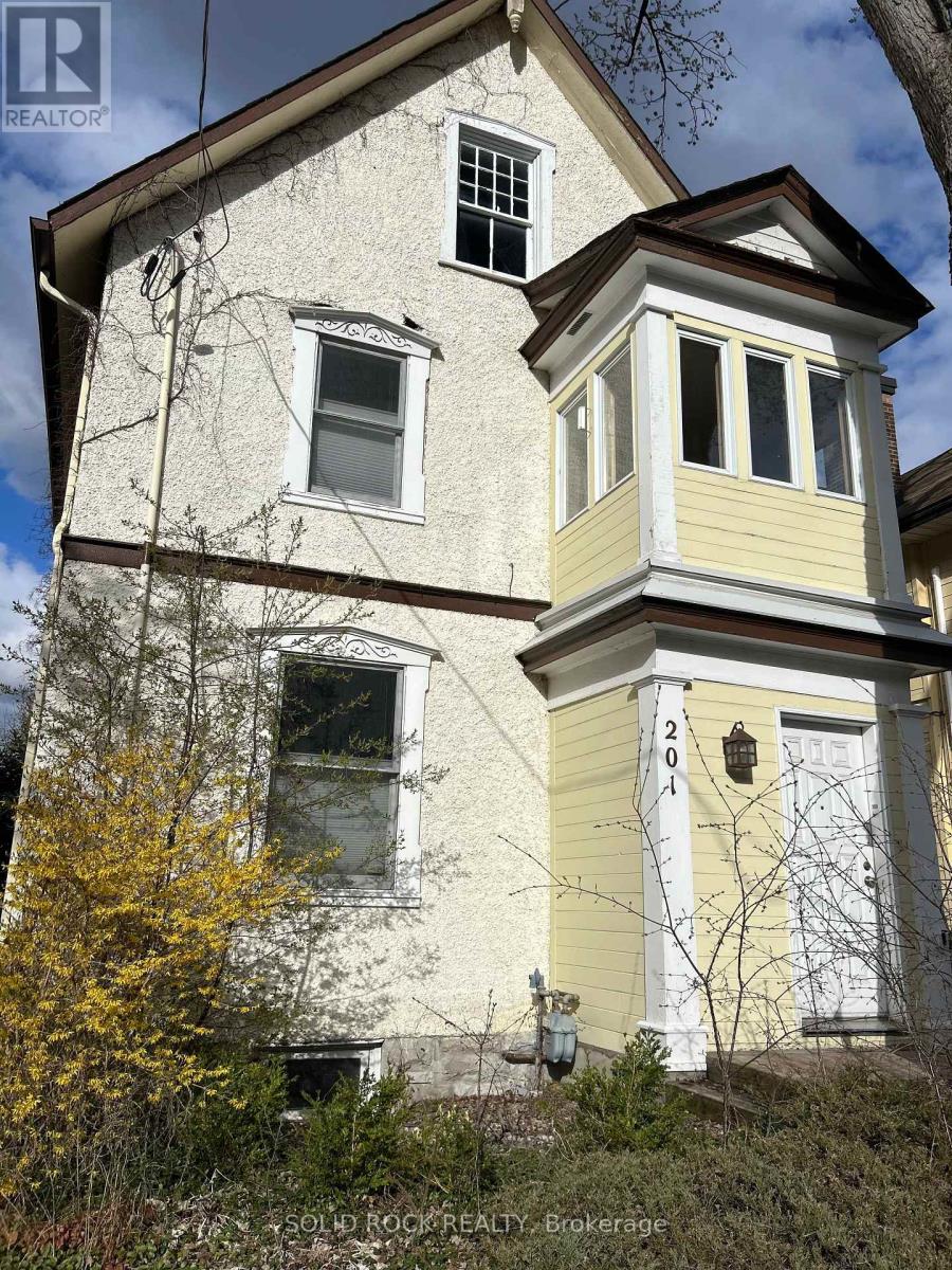 MLS® listing #29693317 for sale located at 201 AUGUSTA STREET