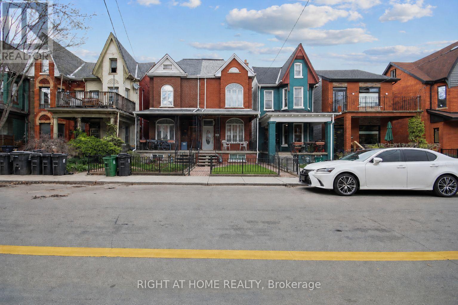MLS® listing #29693322 for sale located at 273 PALMERSTON AVENUE