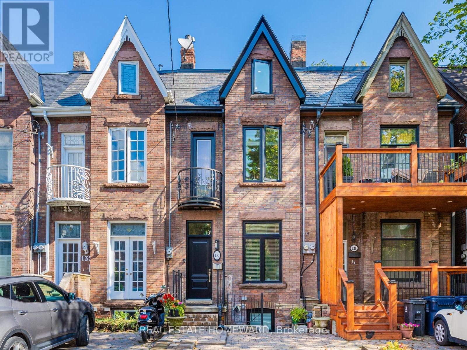 MLS® listing #29693351 for sale located at 133 COWAN AVENUE