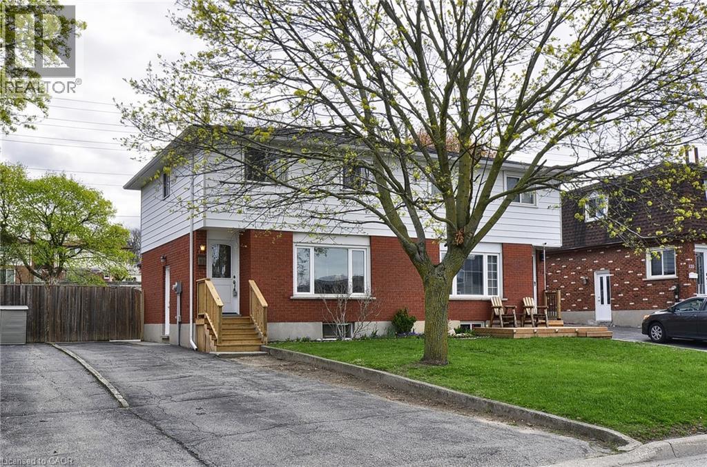 MLS® listing #29693428 for sale located at 114 BAKERSFIELD Drive