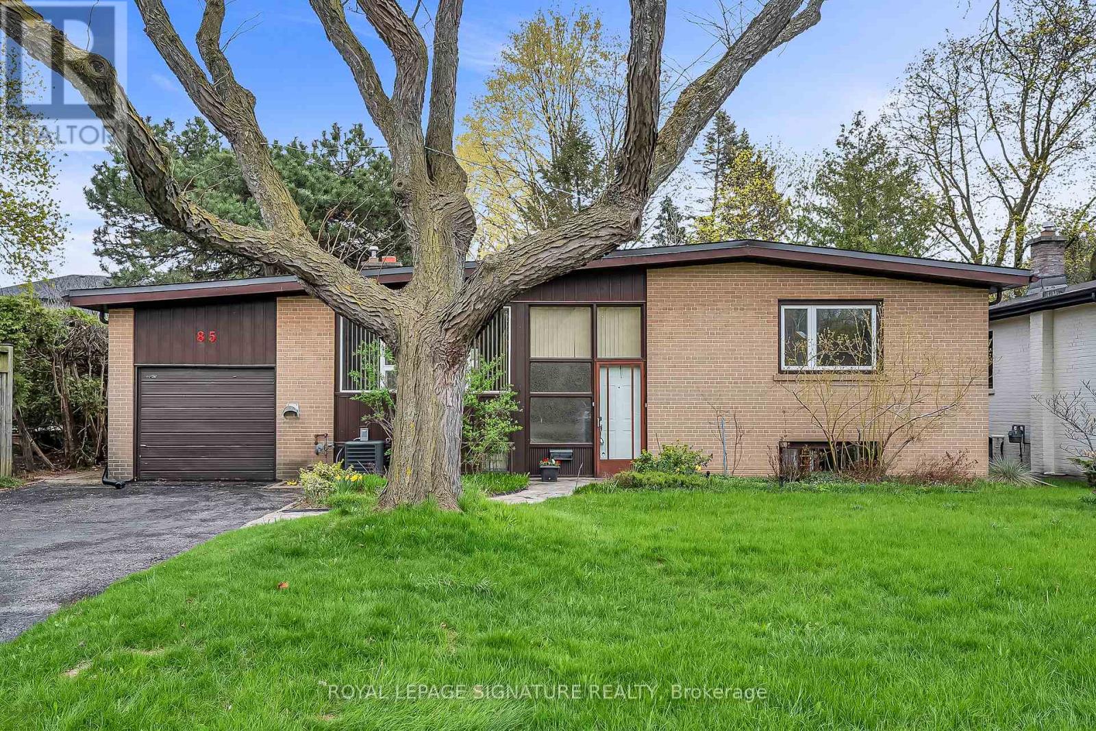 MLS® listing #29693497 for sale located at 85 THREE VALLEYS DRIVE