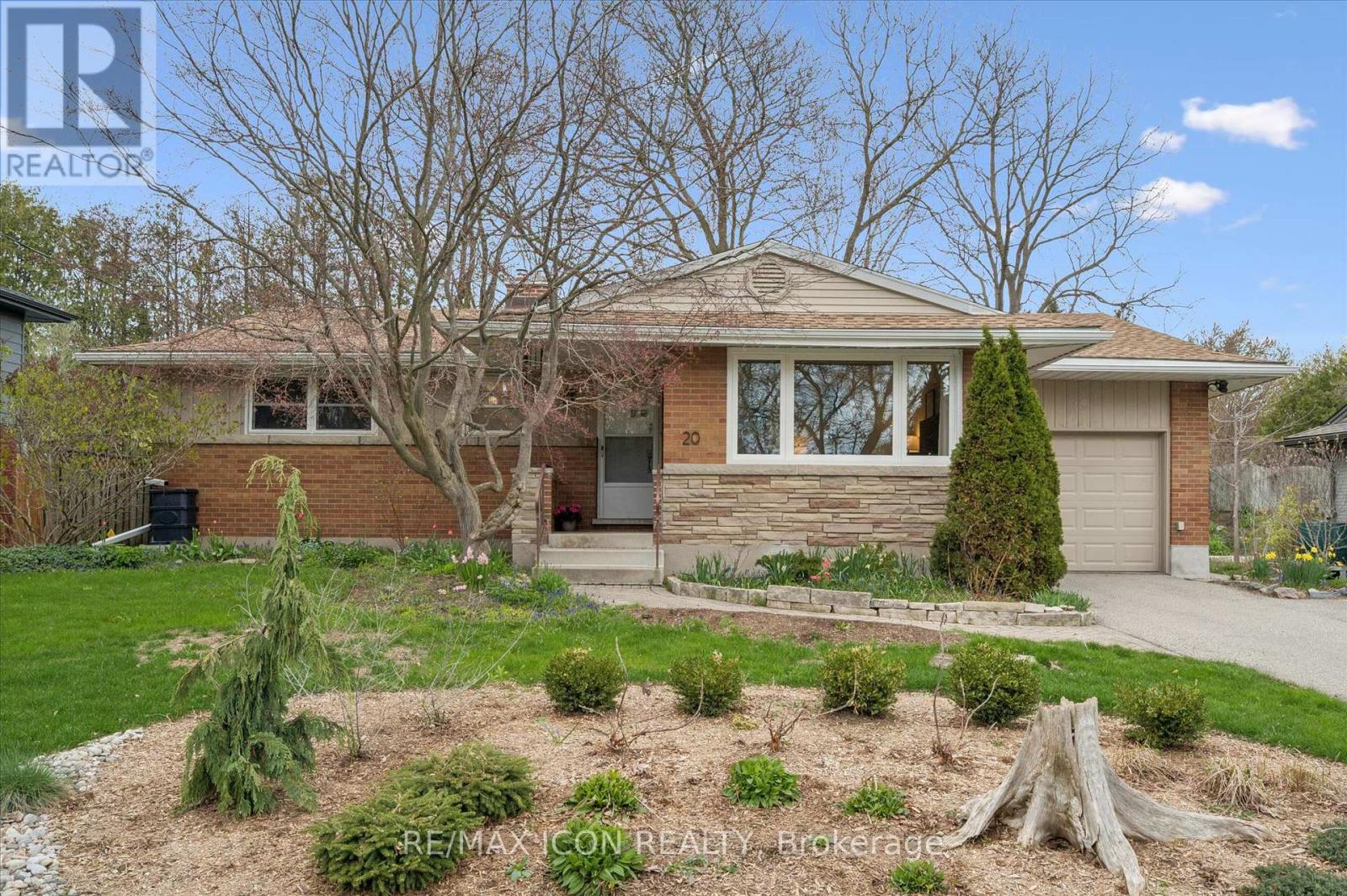 MLS® listing #29693618 for sale located at 20 KATHERINE CRESCENT