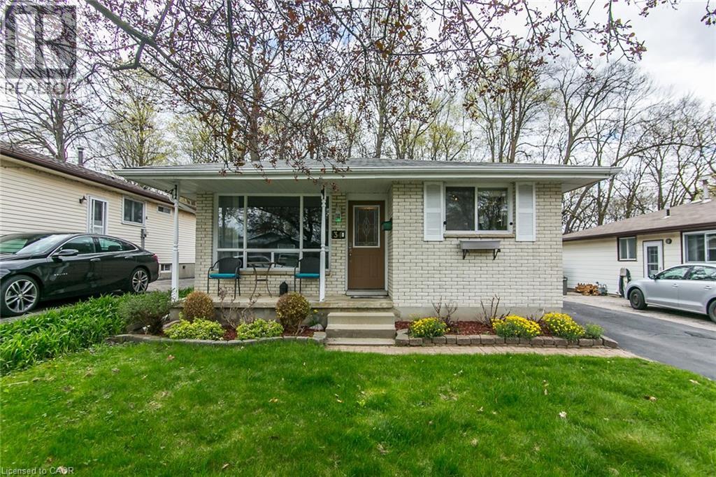 MLS® listing #29693764 for sale located at 34 BLACKHORNE Crescent