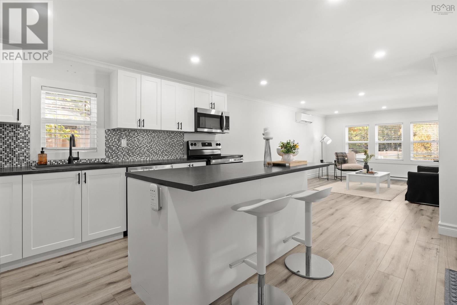 MLS® listing #29693877 for sale located at 18 Commodore Avenue