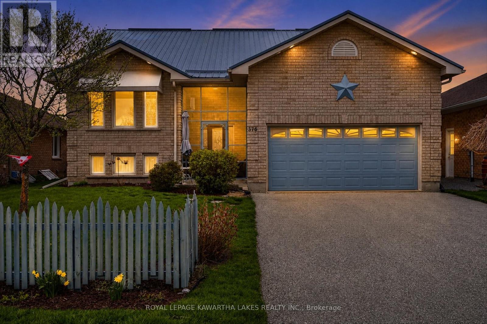 MLS® listing #29693961 for sale located at 376 WALLACE DRIVE