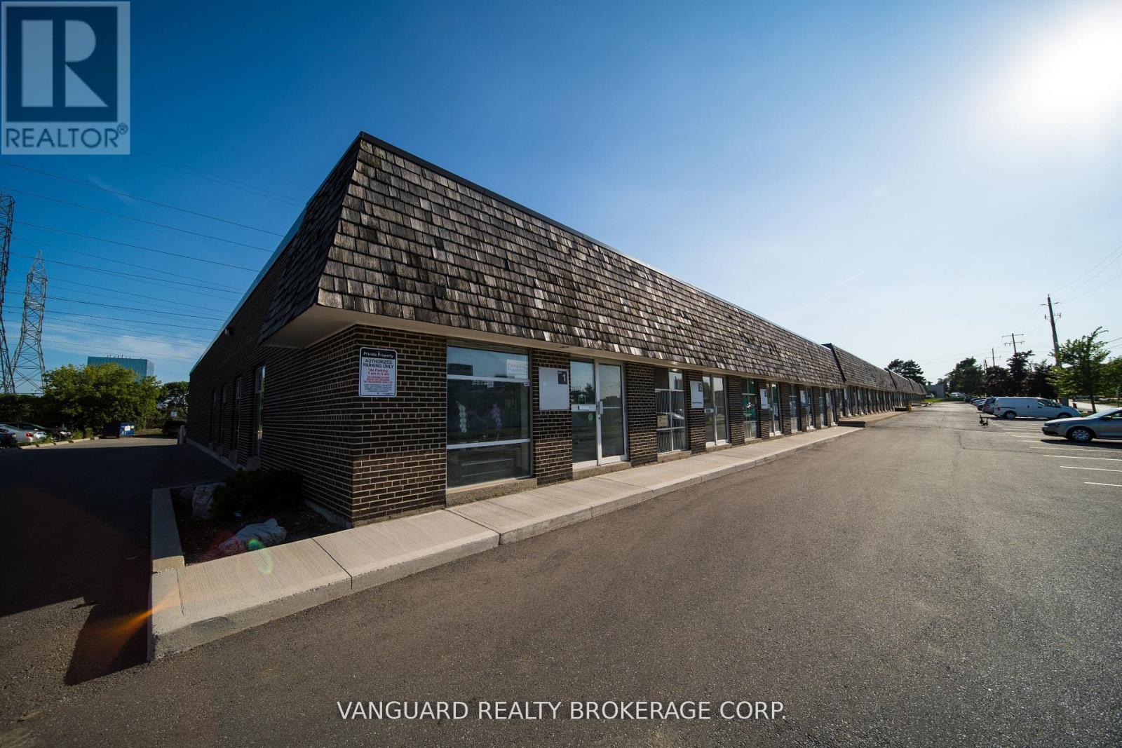 MLS® listing #29694084 for sale located at 19 - 45 BRISBANE ROAD