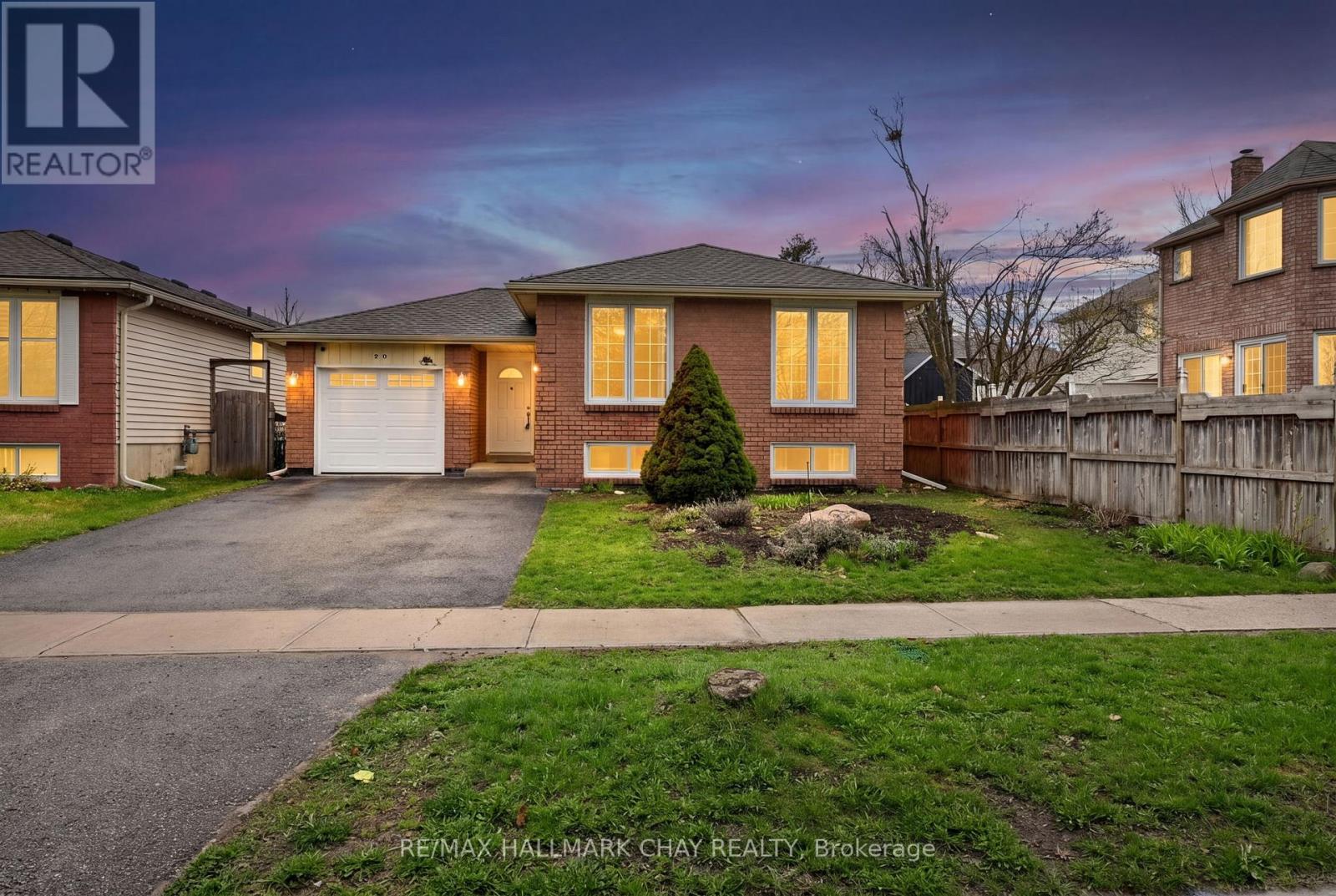 MLS® listing #29694332 for sale located at 20 FORD STREET