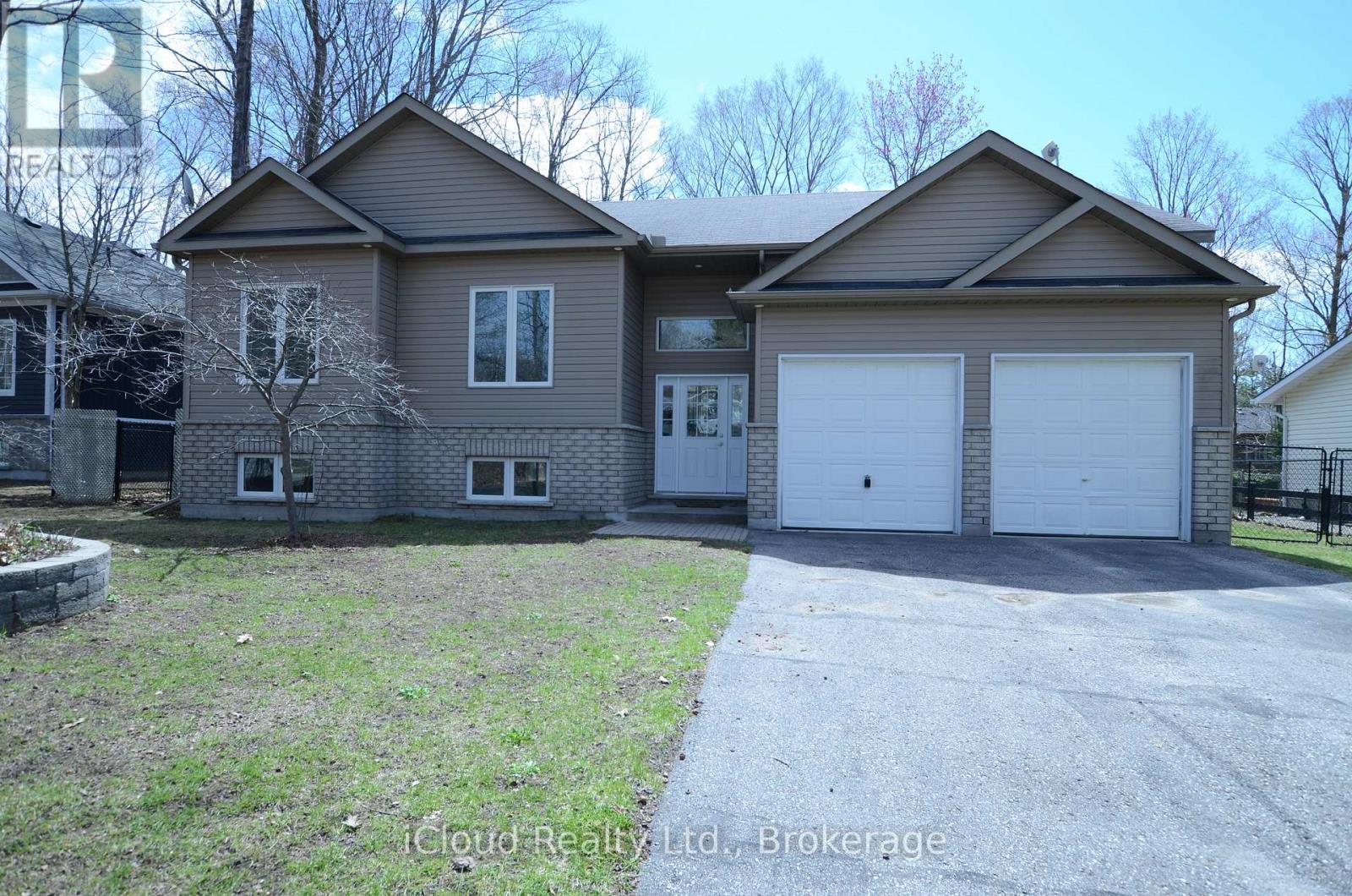 MLS® listing #29694337 for sale located at 25 RUE VANIER