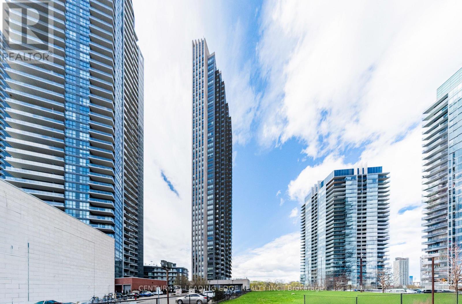 MLS® listing #29694414 for sale located at 2608 - 36 PARK LAWN ROAD