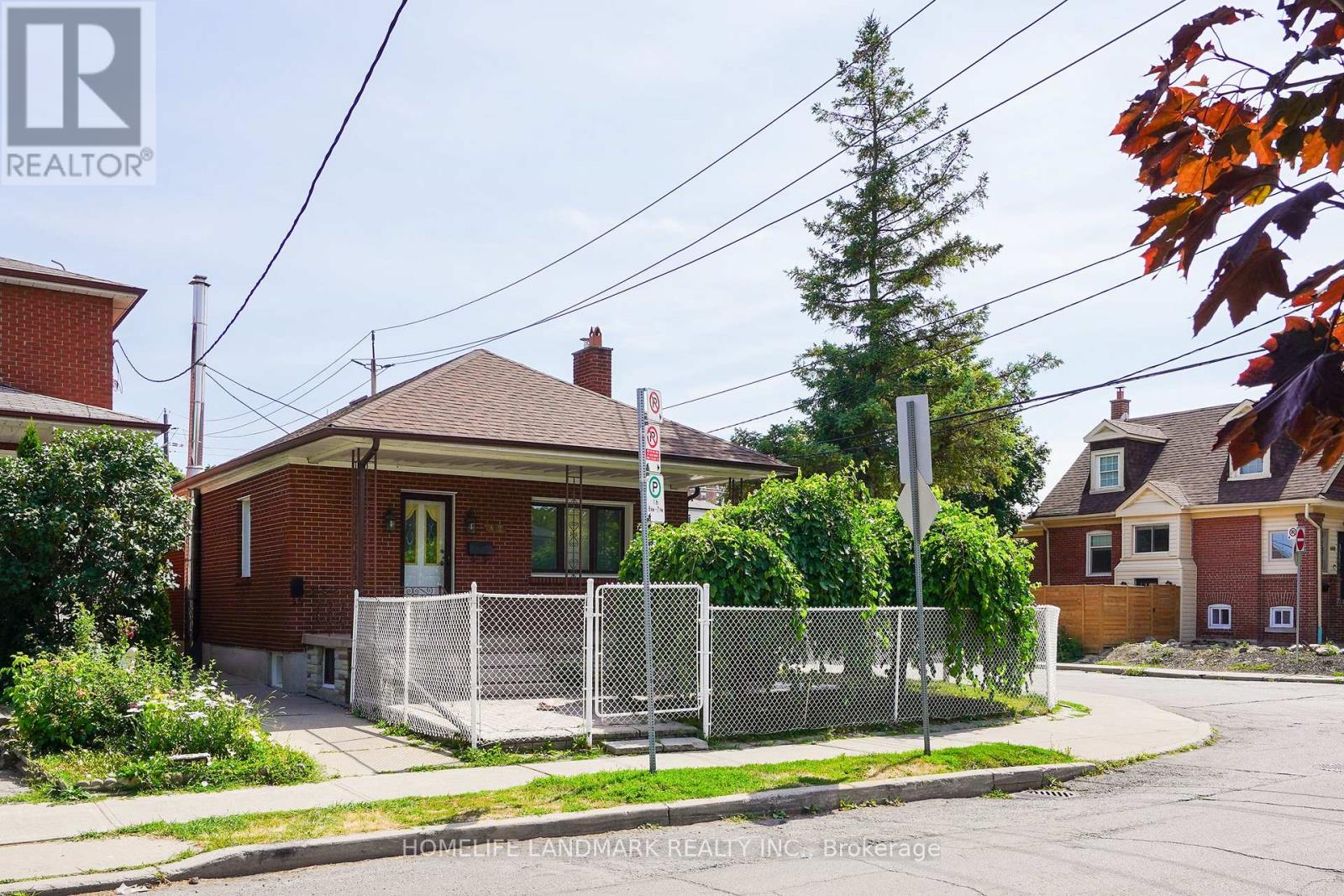 MLS® listing #29694673 for sale located at BSMT R3 - 479 WHITMORE AVENUE