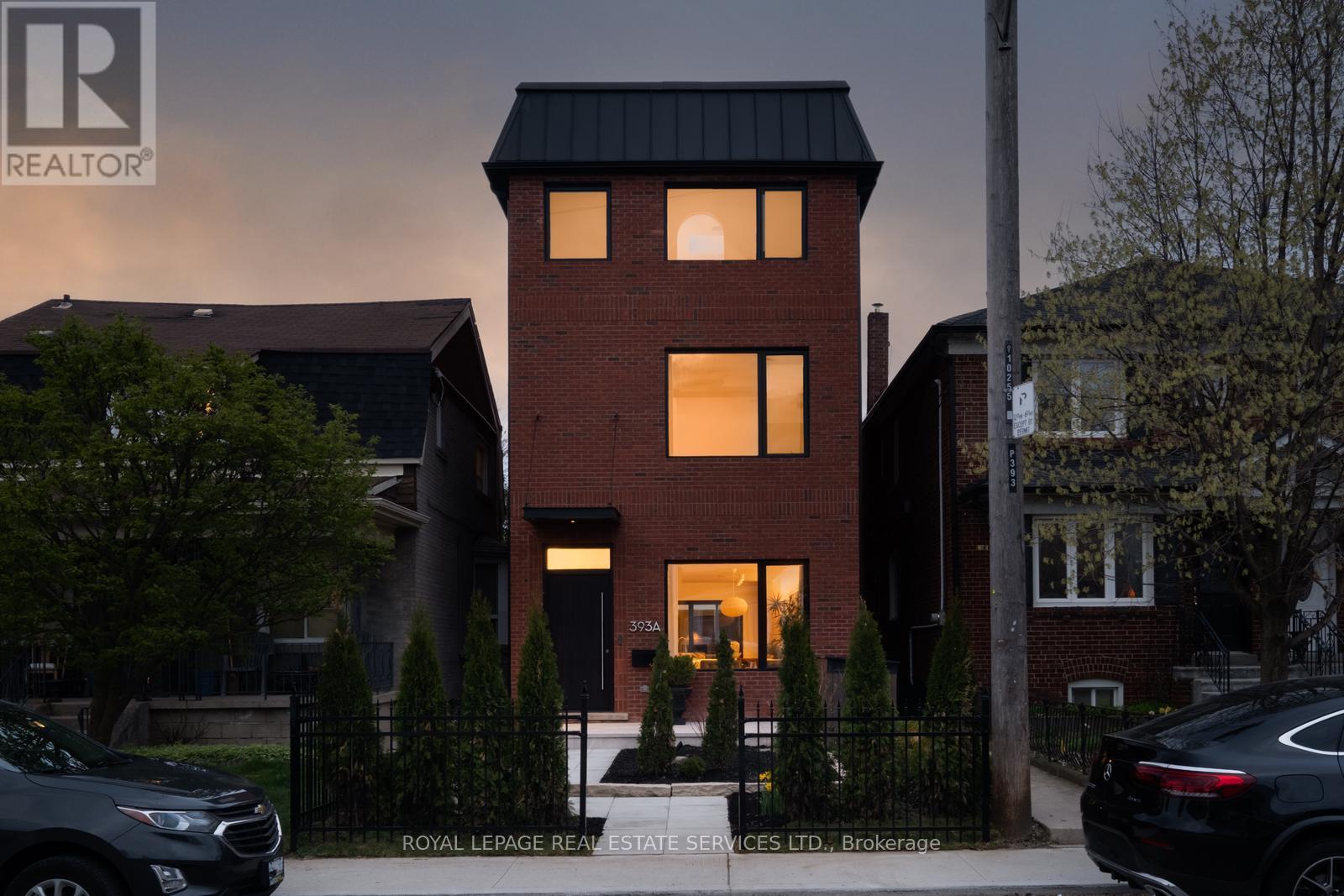 MLS® listing #29694832 for sale located at 393A ARLINGTON AVENUE