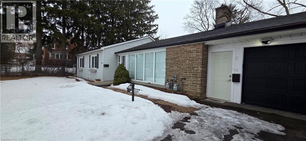 MLS® listing #29695326 for sale located at 1025 QUEENS Boulevard Unit# Upper