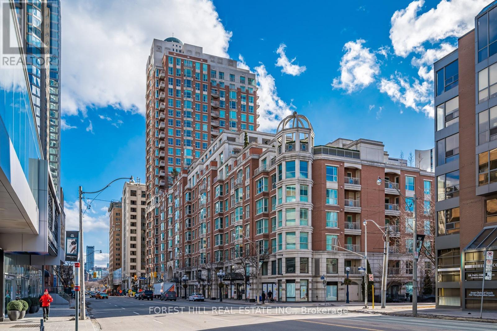 MLS® listing #29696973 for sale located at 2002 - 38 AVENUE ROAD