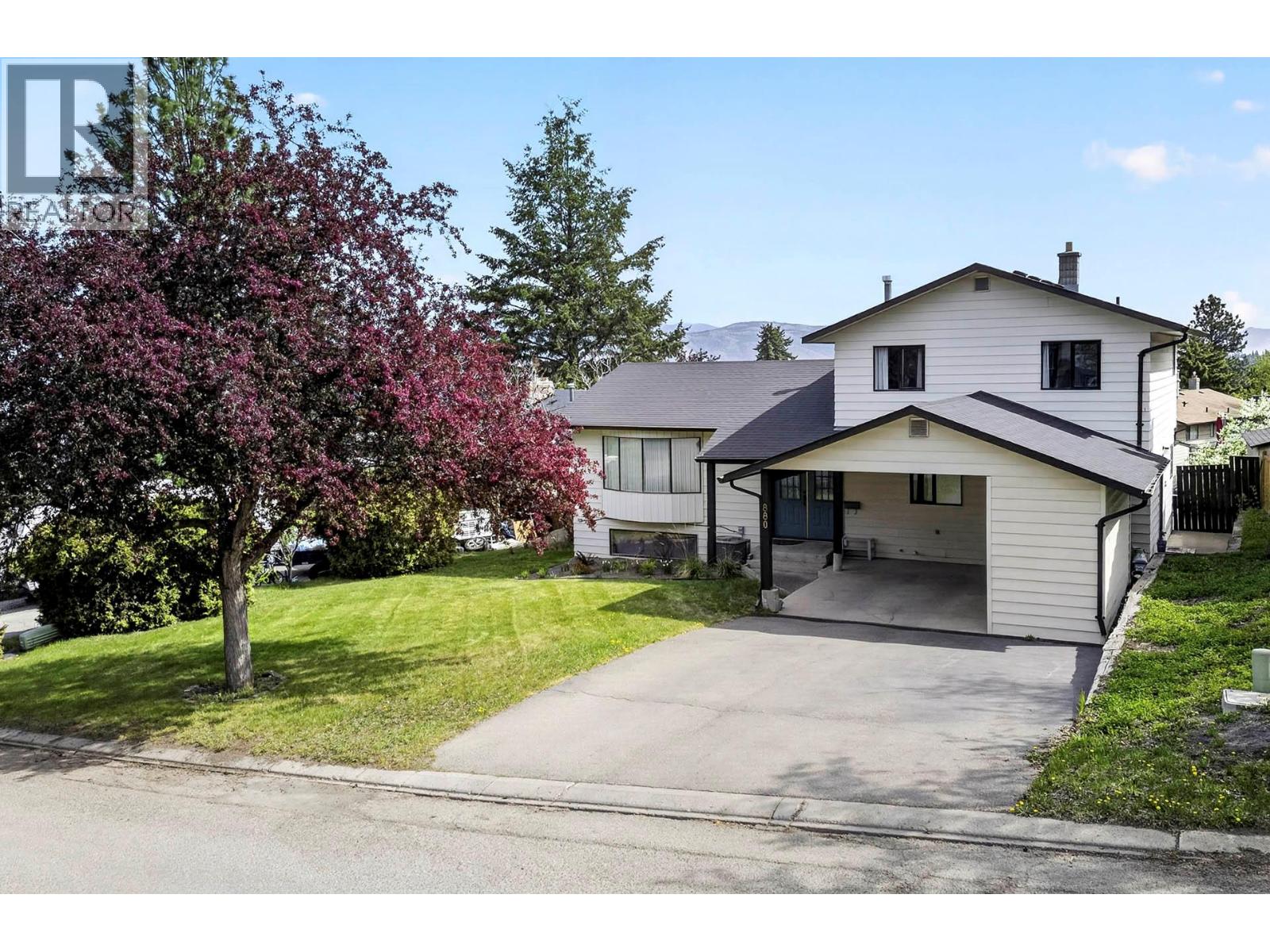 MLS® listing #29697834 for sale located at 880 Fleming Drive