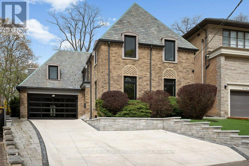 MLS® listing #29698093 for sale located at 42 GLENAYR ROAD