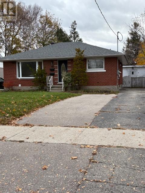 MLS® listing #29698889 for sale located at LOWER - 139 BYRON AVENUE