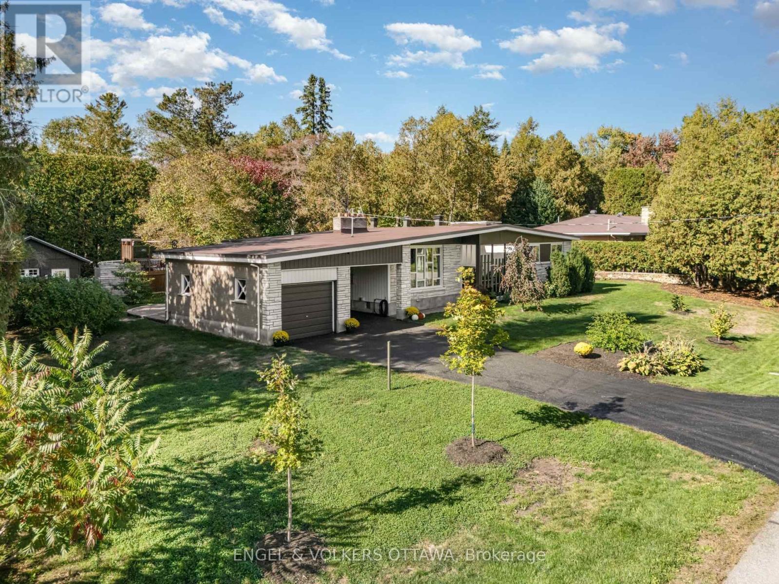 MLS® listing #29700153 for sale located at 121 GRENFELL CRESCENT