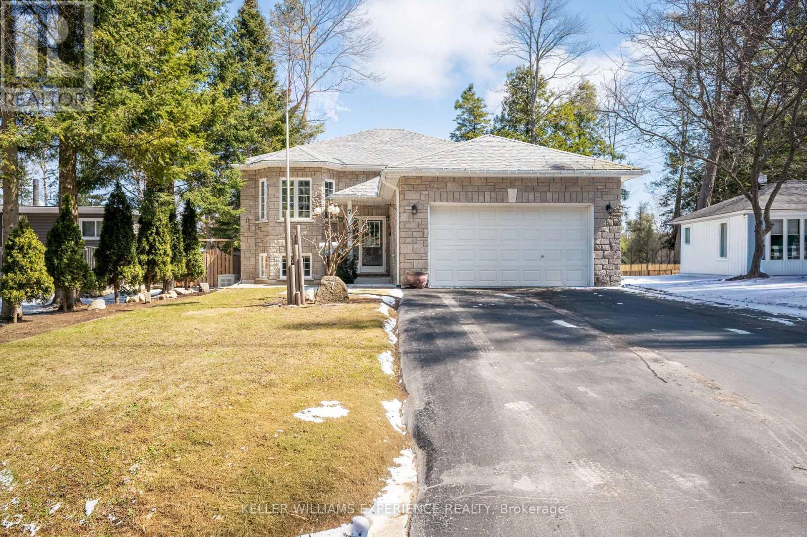 MLS® listing #29700451 for sale located at 7 50TH STREET S