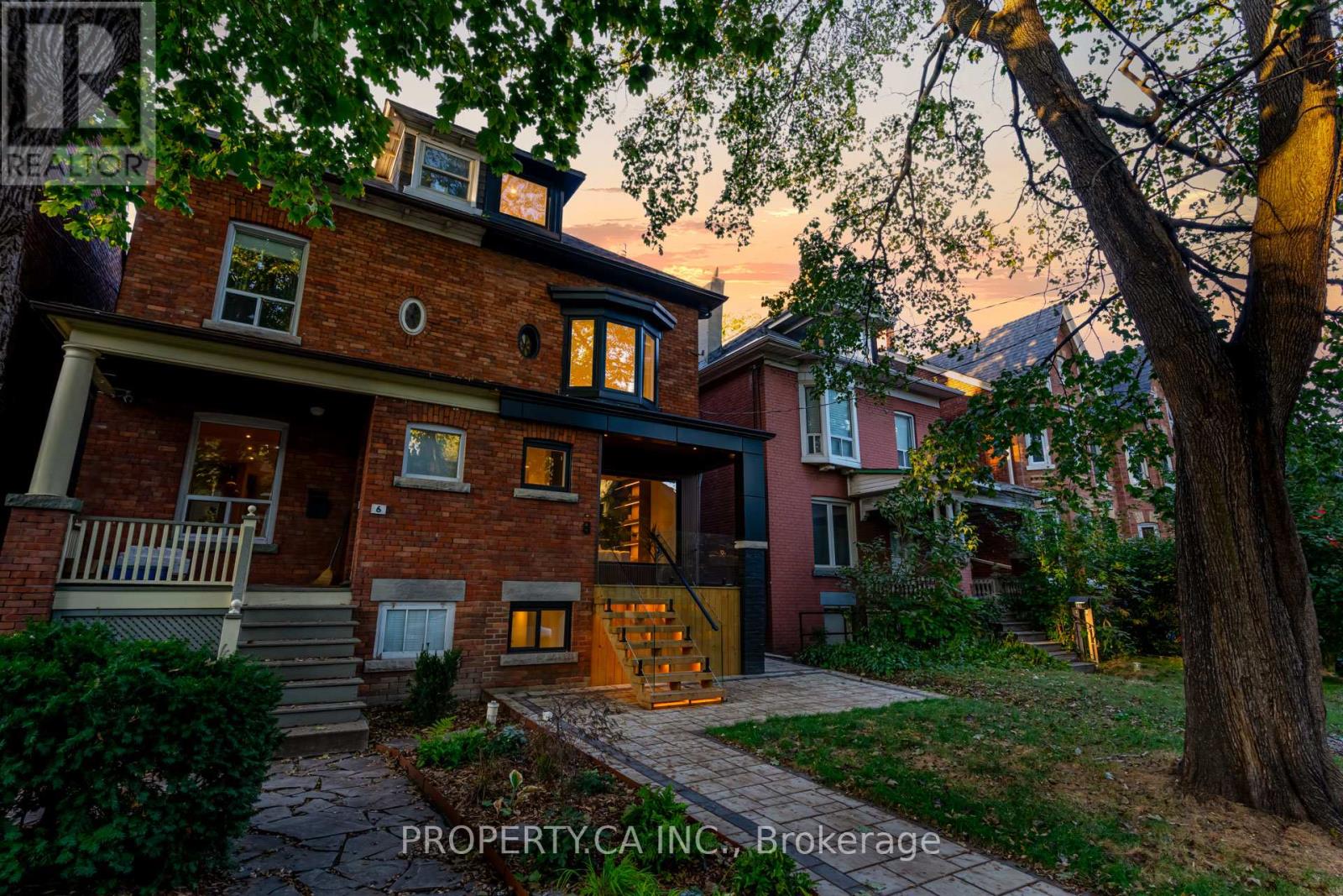 MLS® listing #29701101 for sale located at LOWER - 8 FIRST AVENUE