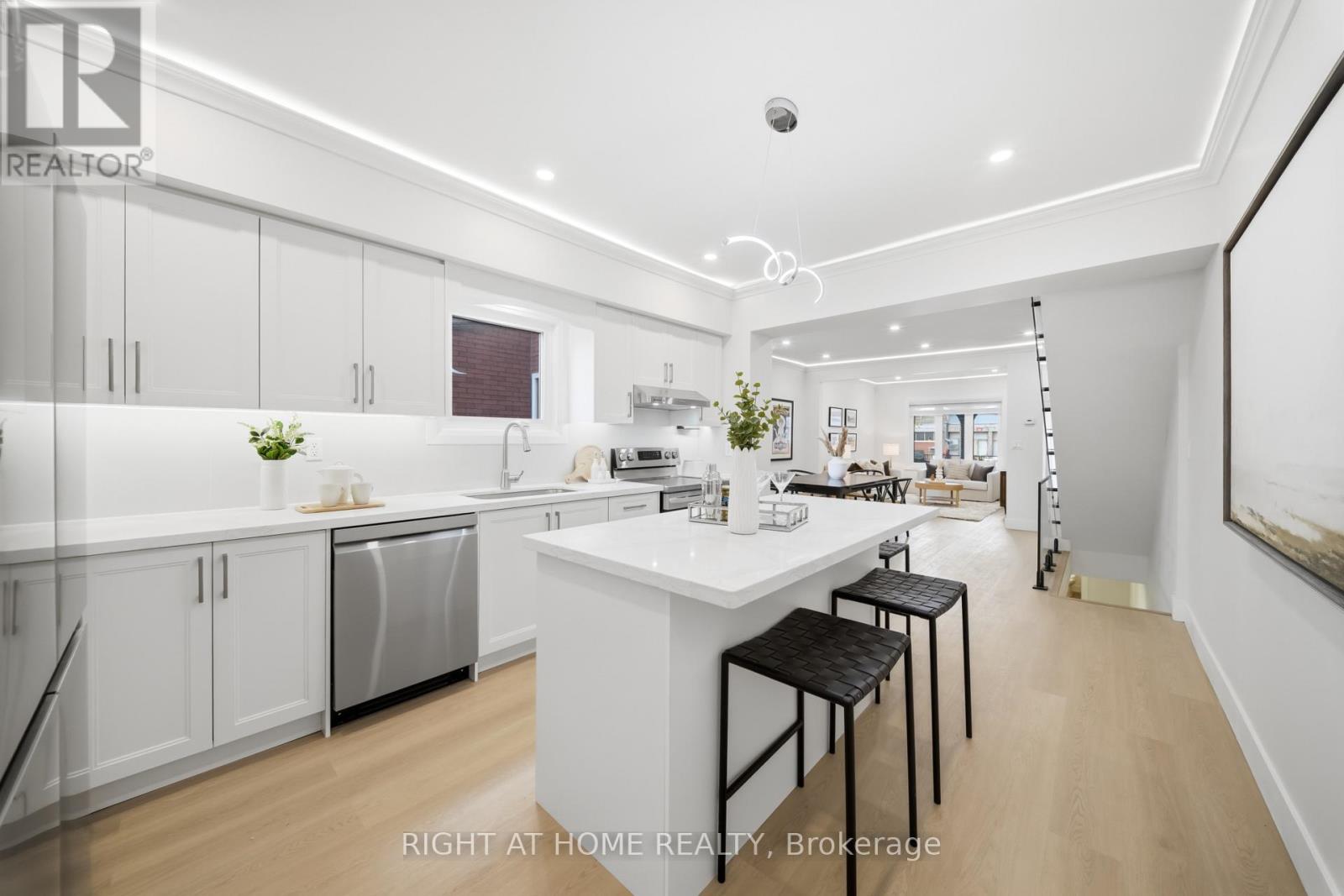 MLS® listing #29701582 for sale located at 137 GLADSTONE AVENUE