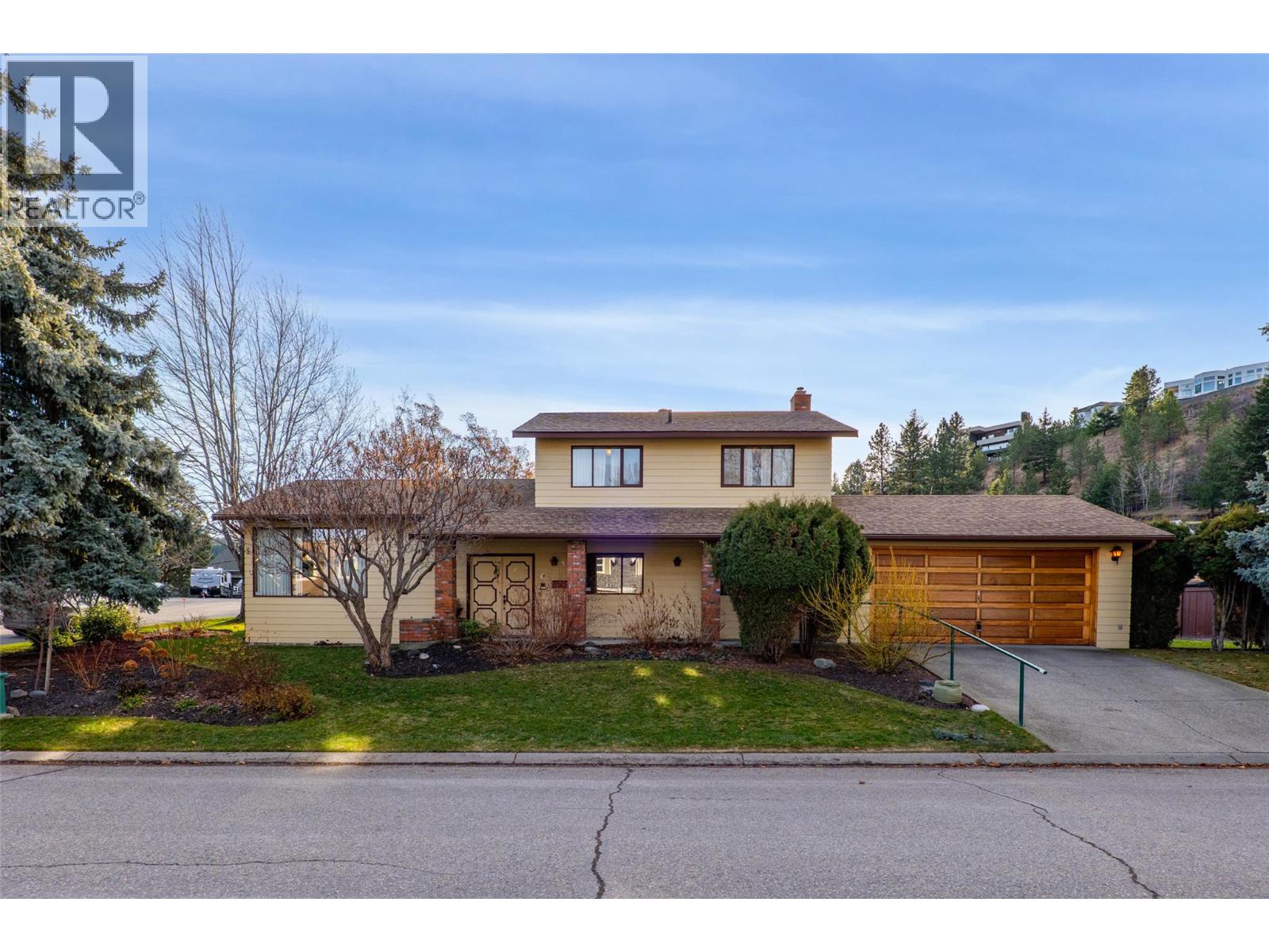 MLS® listing #29701792 for sale located at 1879 Sedgewick Drive