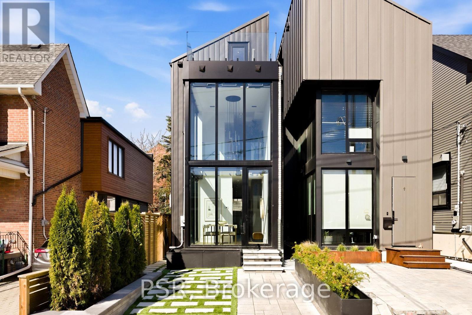 MLS® listing #29702340 for sale located at 178 GLADSTONE AVENUE