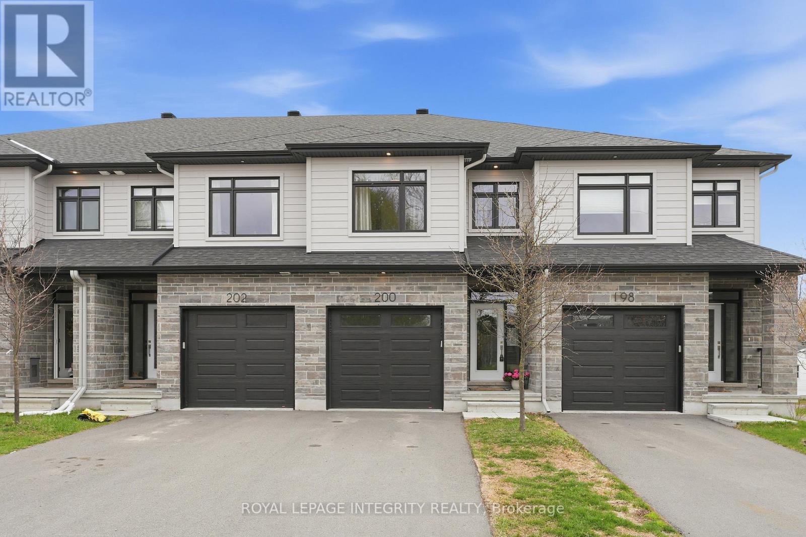 MLS® listing #29702440 for sale located at 200 ADELAIDE STREET