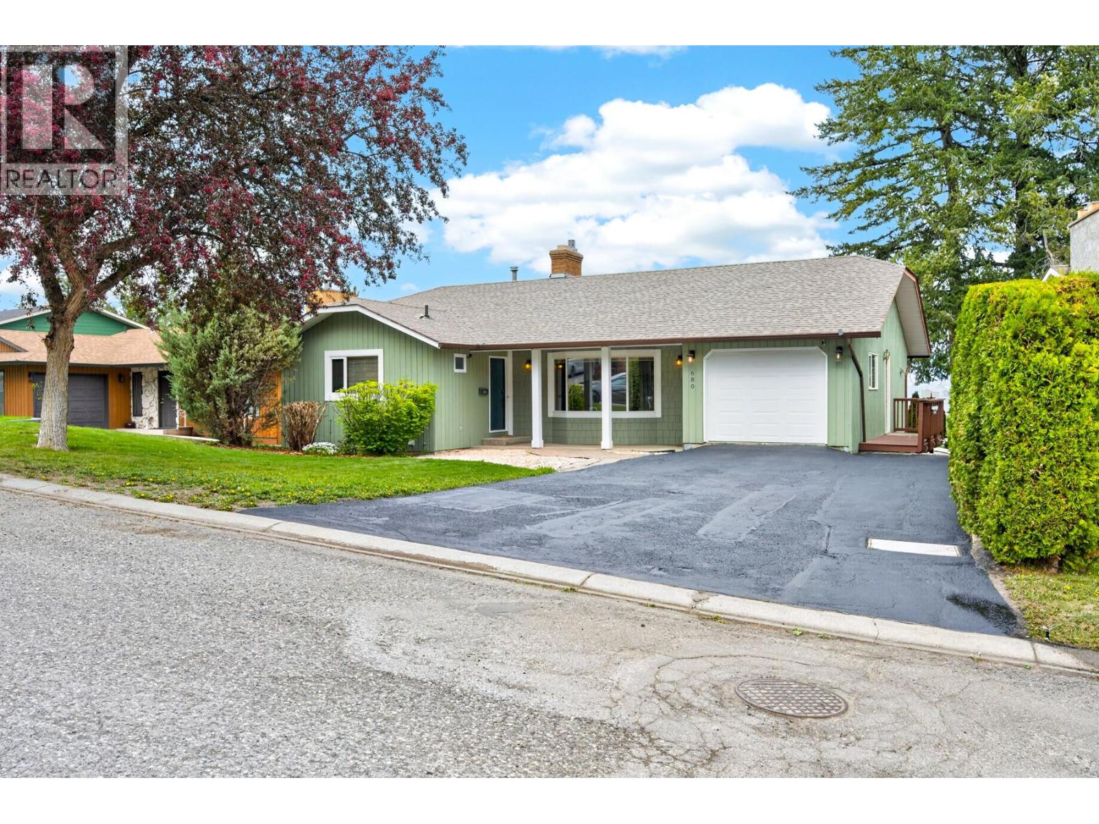 MLS® listing #29702756 for sale located at 680 Fleming Drive