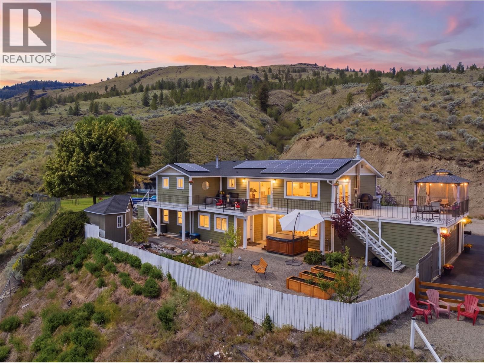 MLS® listing #29702766 for sale located at 899 Ida Lane