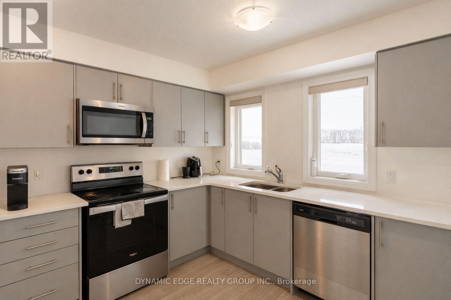 MLS® listing #29705273 for sale located at 25 - 235 CHAPEL HILL DRIVE