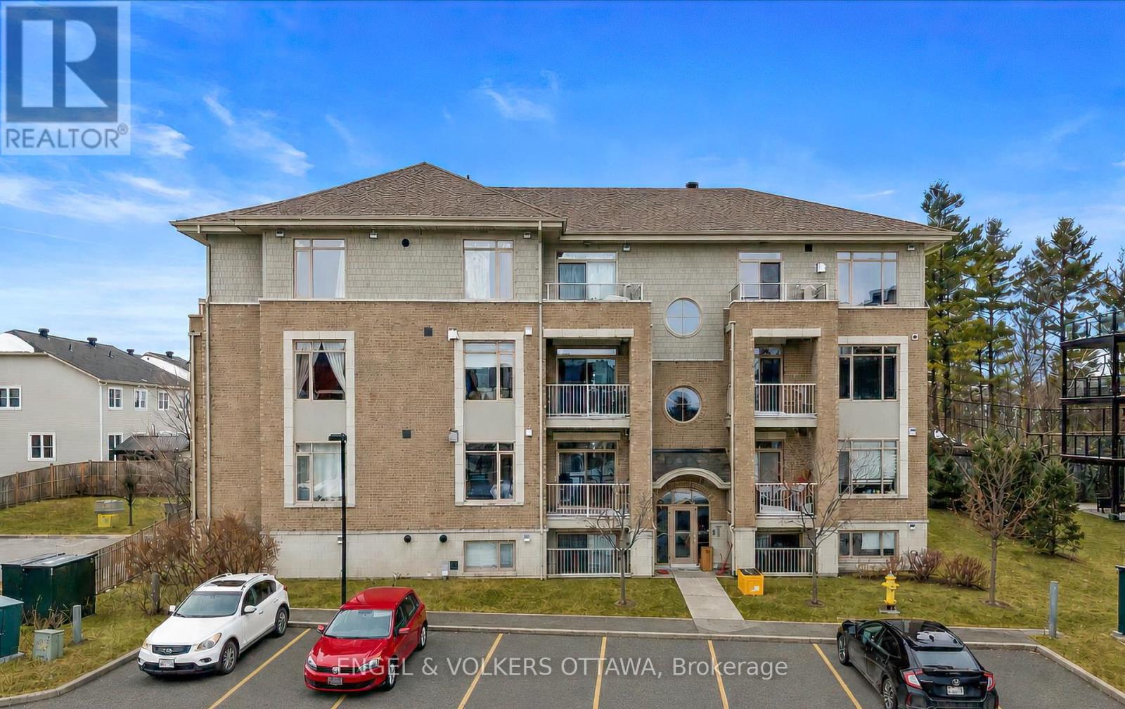 MLS® listing #29706822 for sale located at 1 - 25 EARLTON PRIVATE