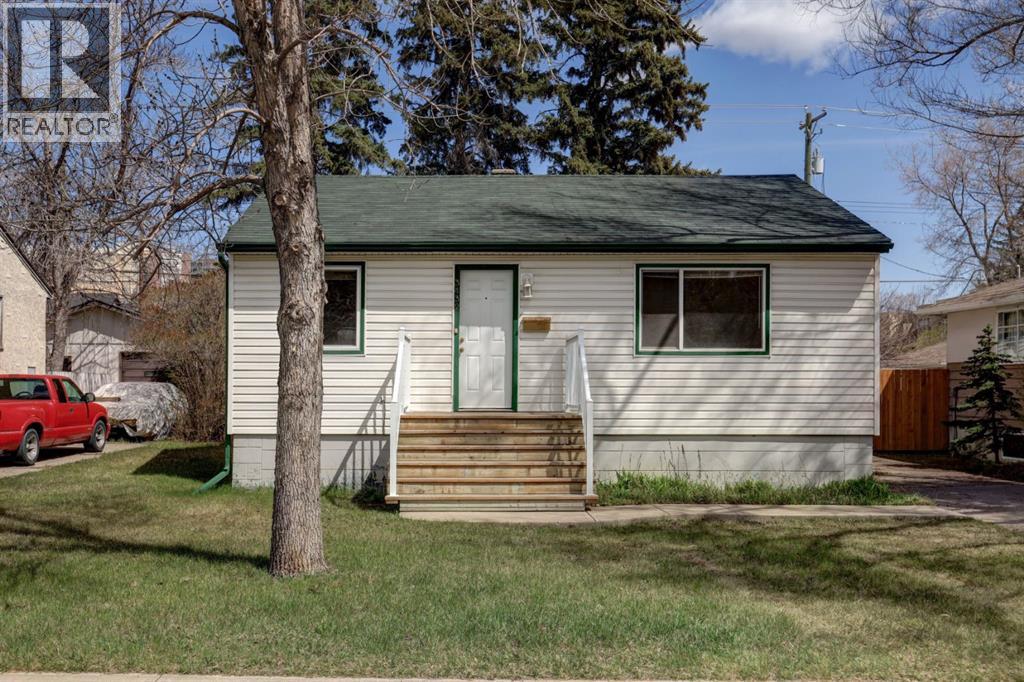 MLS® listing #29706891 for sale located at 3432 3 Avenue NW