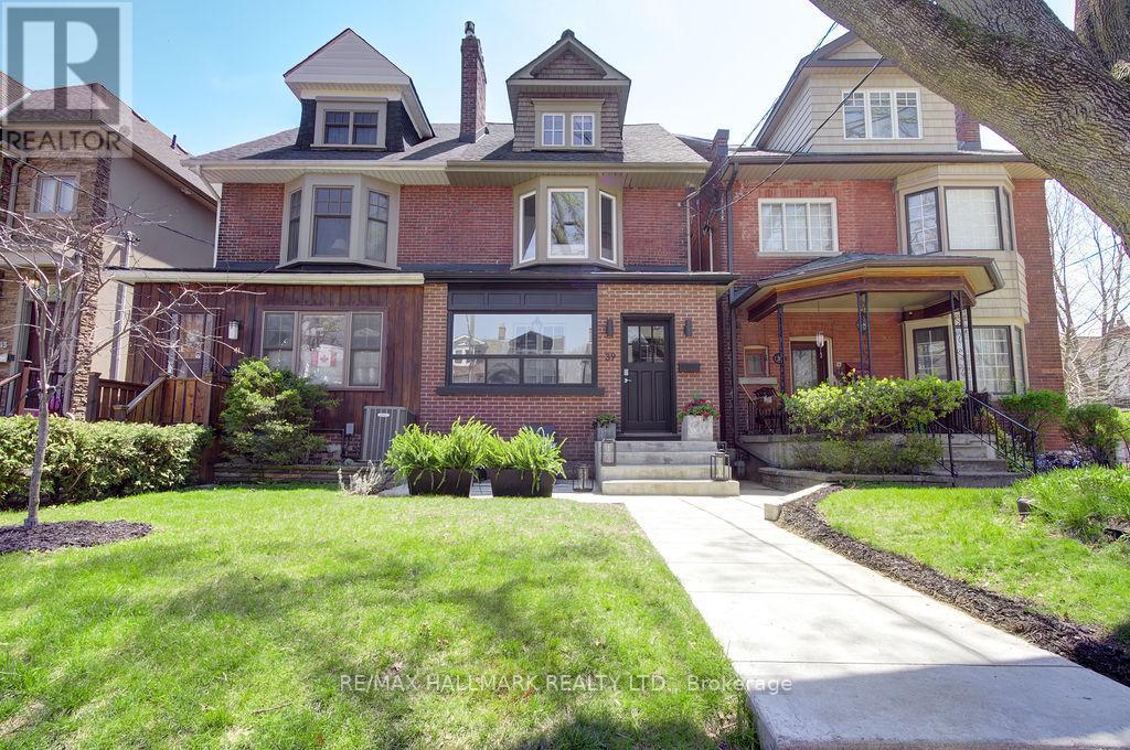 MLS® listing #29707774 for sale located at 39 DIXON AVENUE