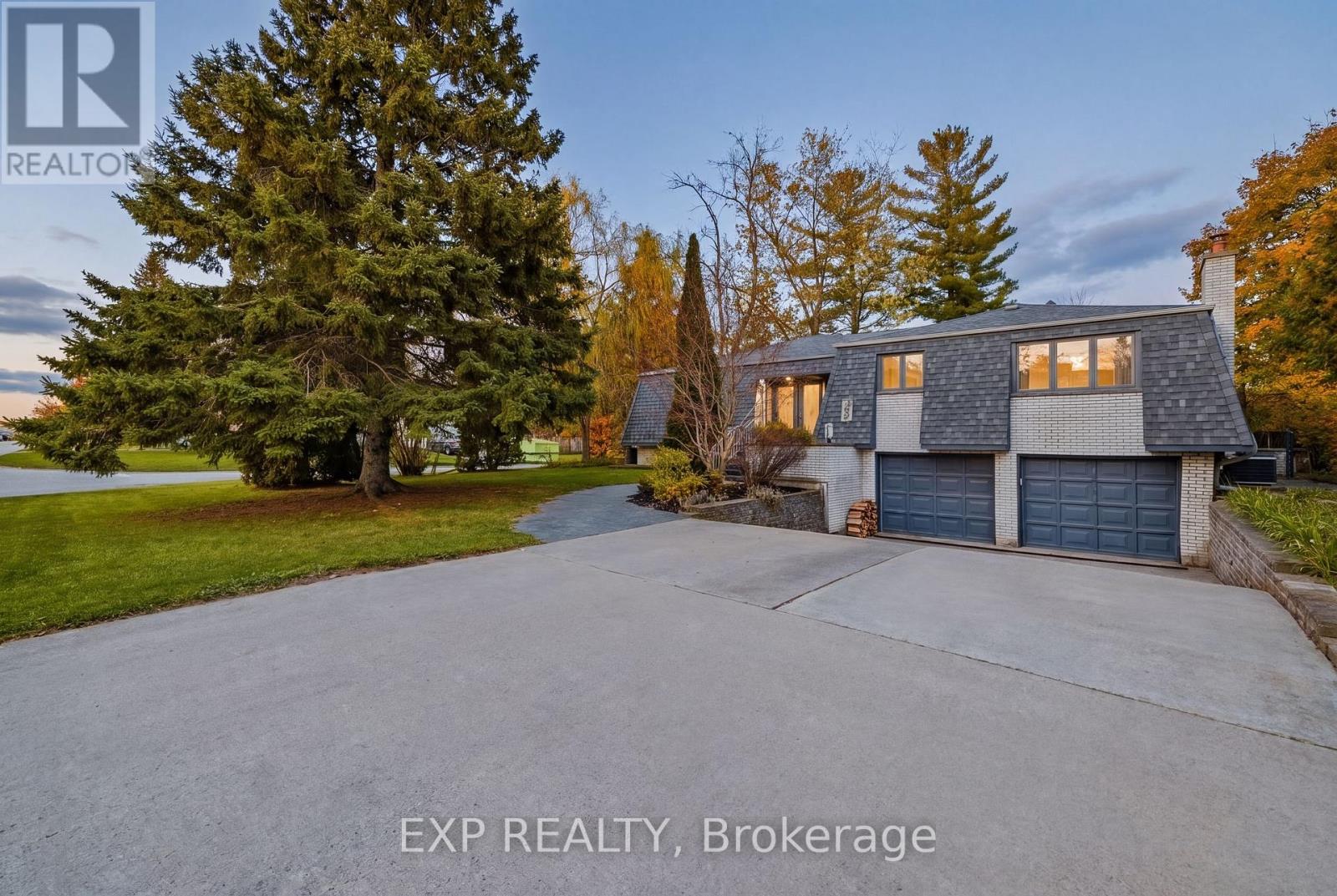 MLS® listing #29707856 for sale located at 459 LEE AVENUE
