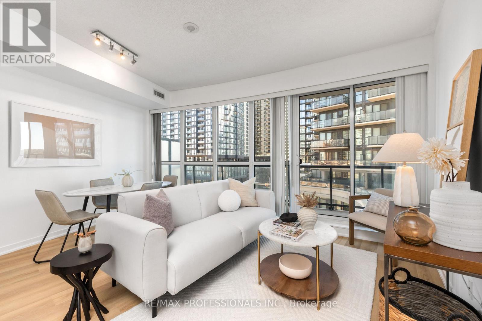 MLS® listing #29708272 for sale located at 607 - 51 EAST LIBERTY STREET