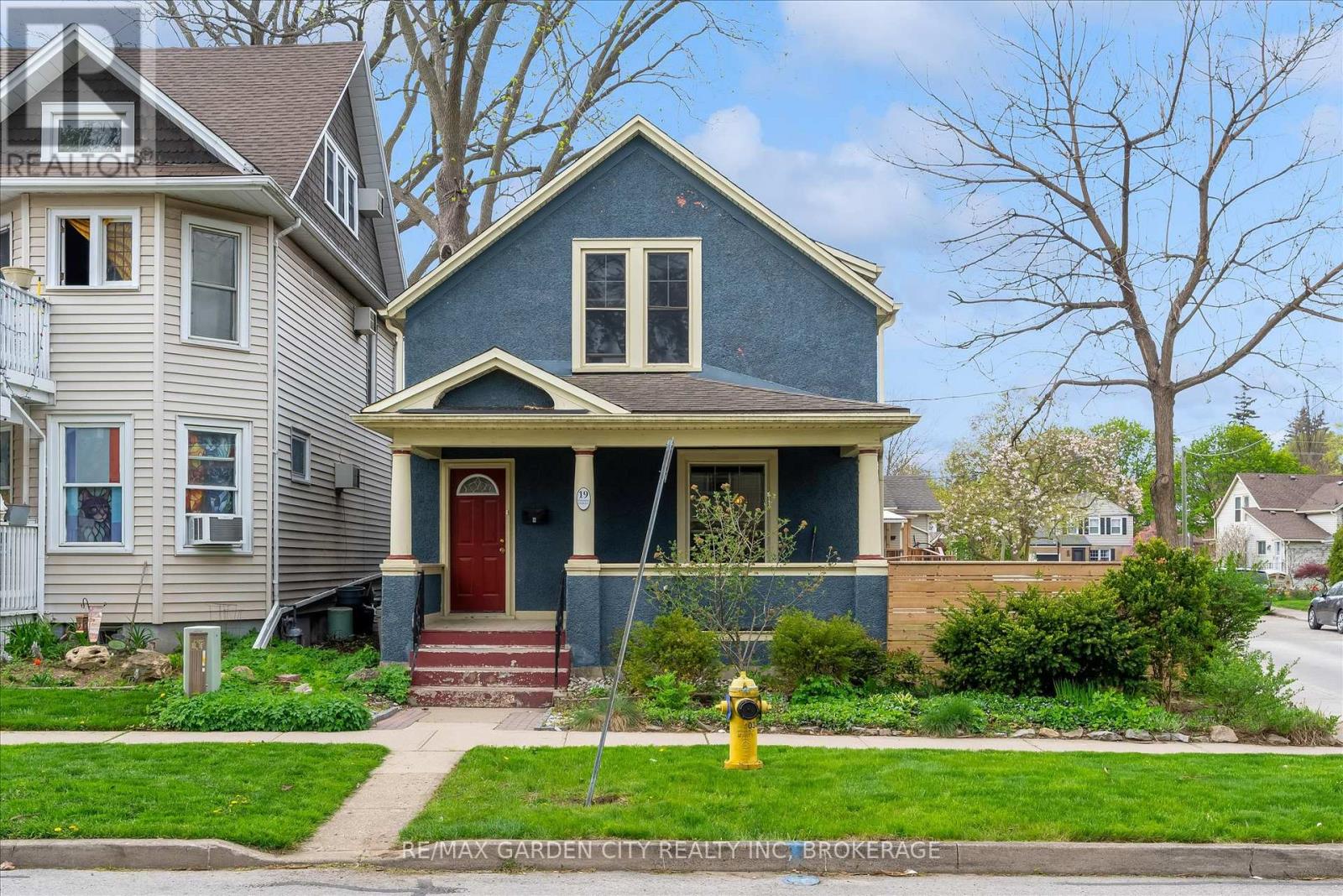 MLS® listing #29708513 for sale located at 19 THOMAS STREET